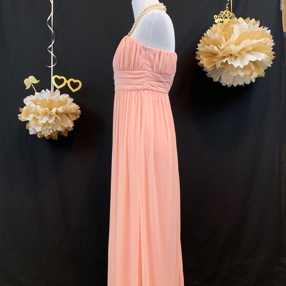 Formal dress - Picture 3 of 6